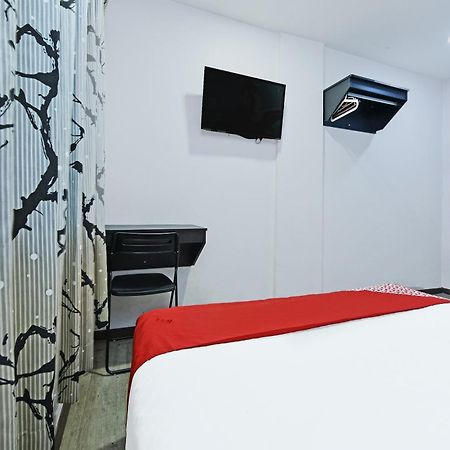 Super Oyo 992 Orange Hotel Kuala Pilah Exteriér fotografie